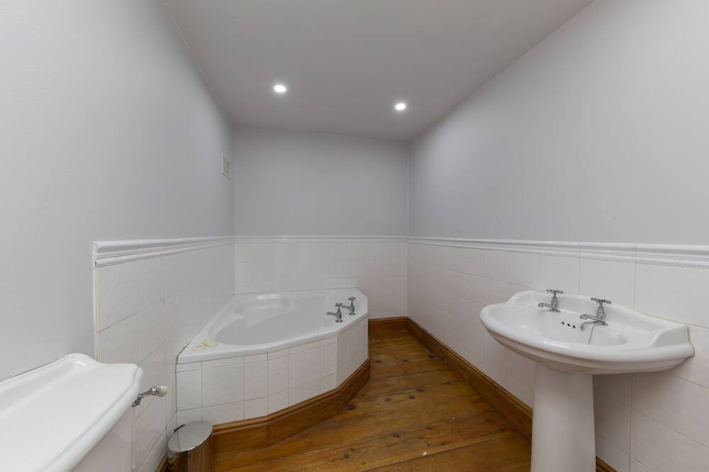 Photo of Bathroom in Alton