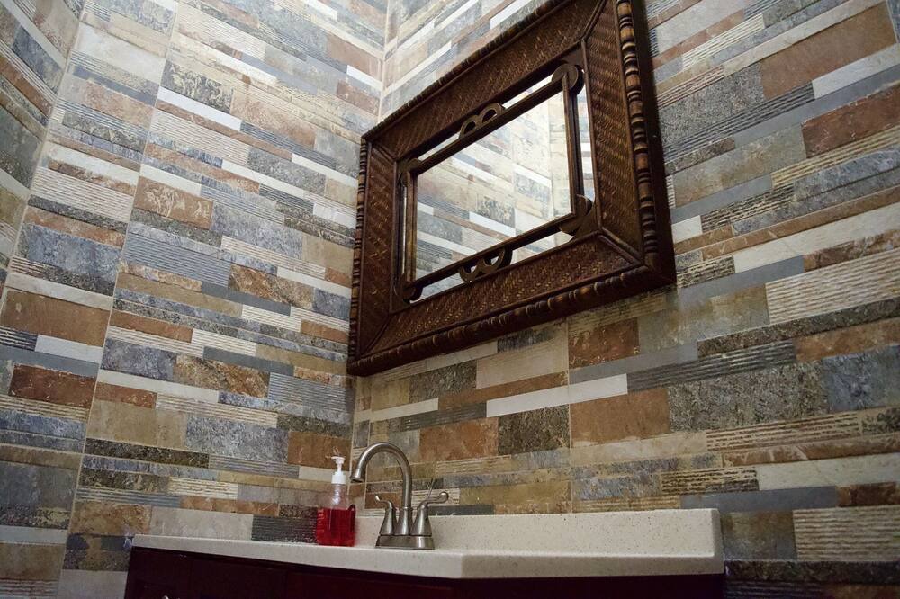 Photo of Bathroom in Nassau