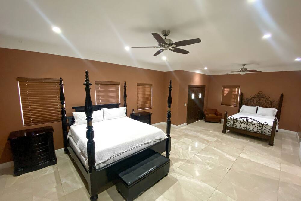 Photo of Bedroom in Nassau