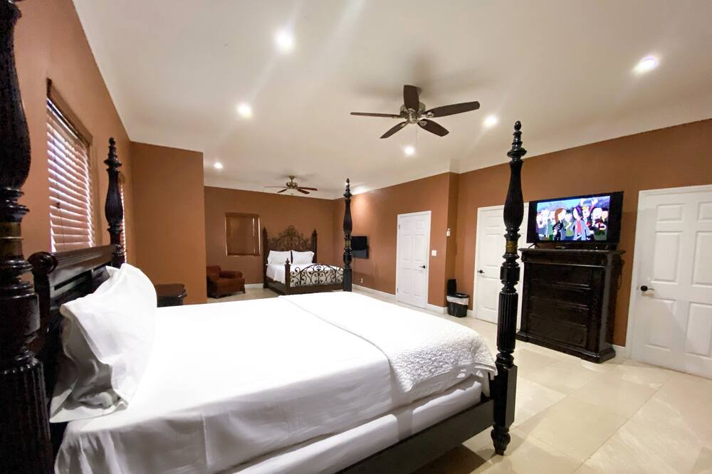 Photo of Bedroom in Nassau
