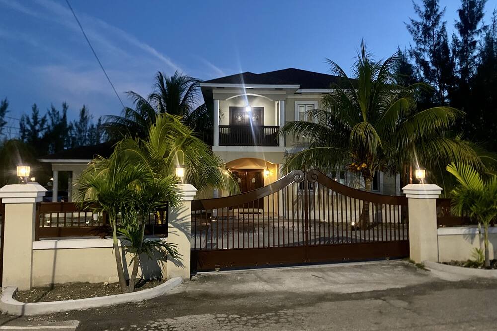 Photo of Outdoor in Nassau