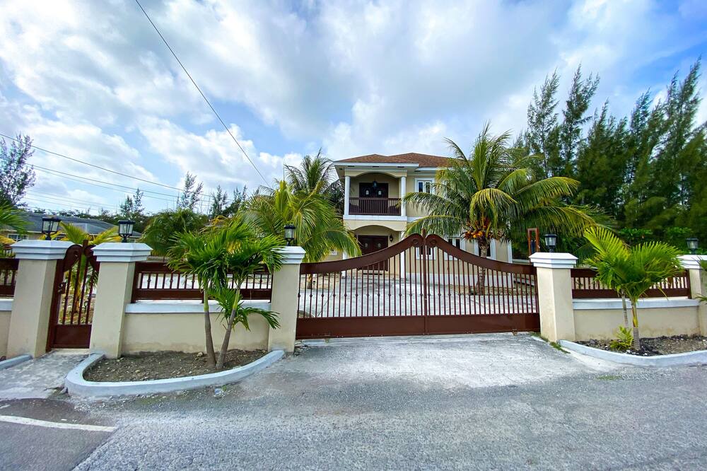 Photo of Outdoor in Nassau