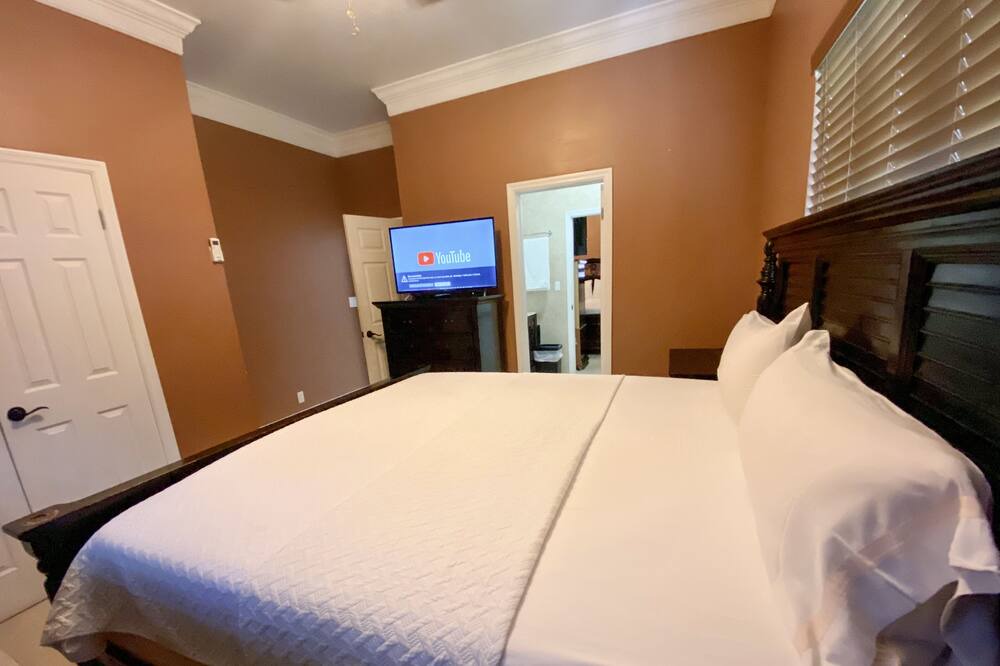 Photo of Bedroom in Nassau