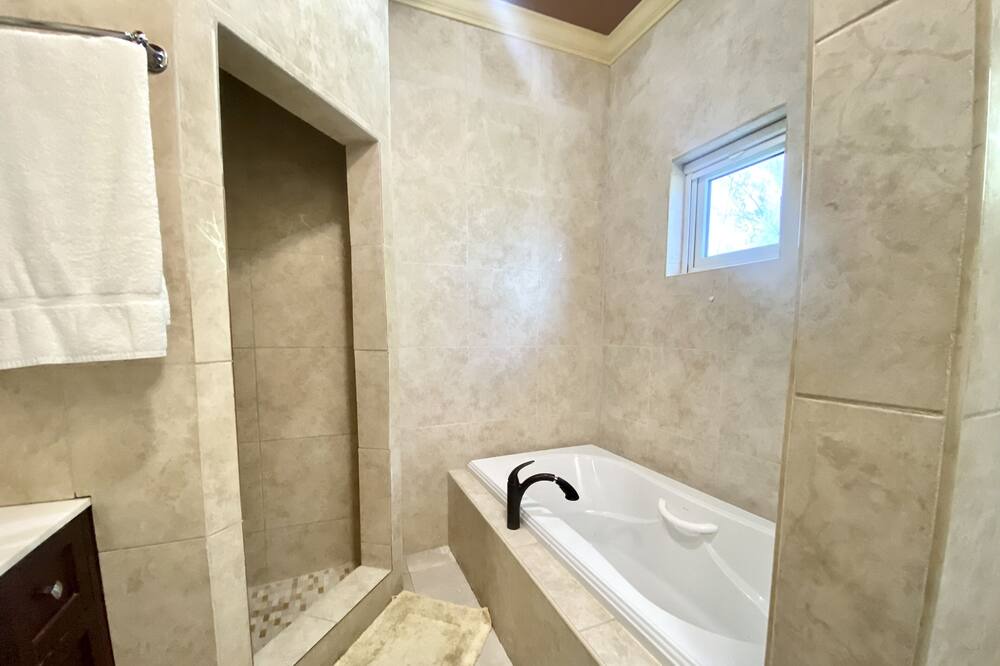Photo of Bathroom in Nassau