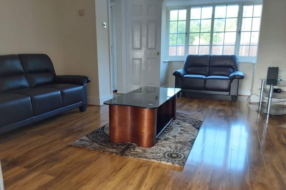 Photo of Livingroom in Dunstable