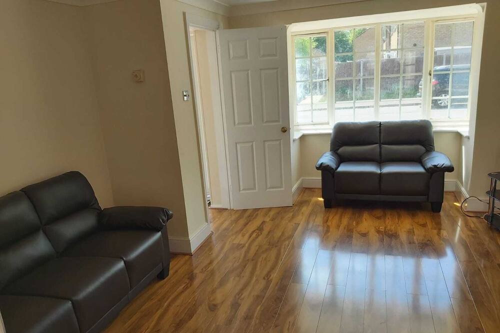 Photo of Livingroom in Dunstable