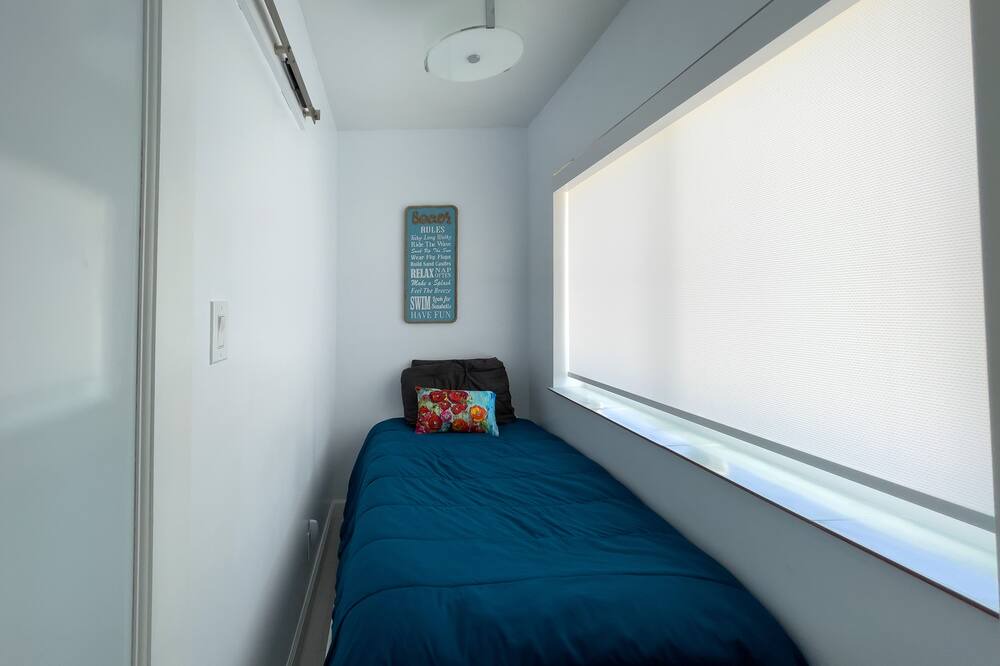 Photo of Bedroom in Governor's Harbour
