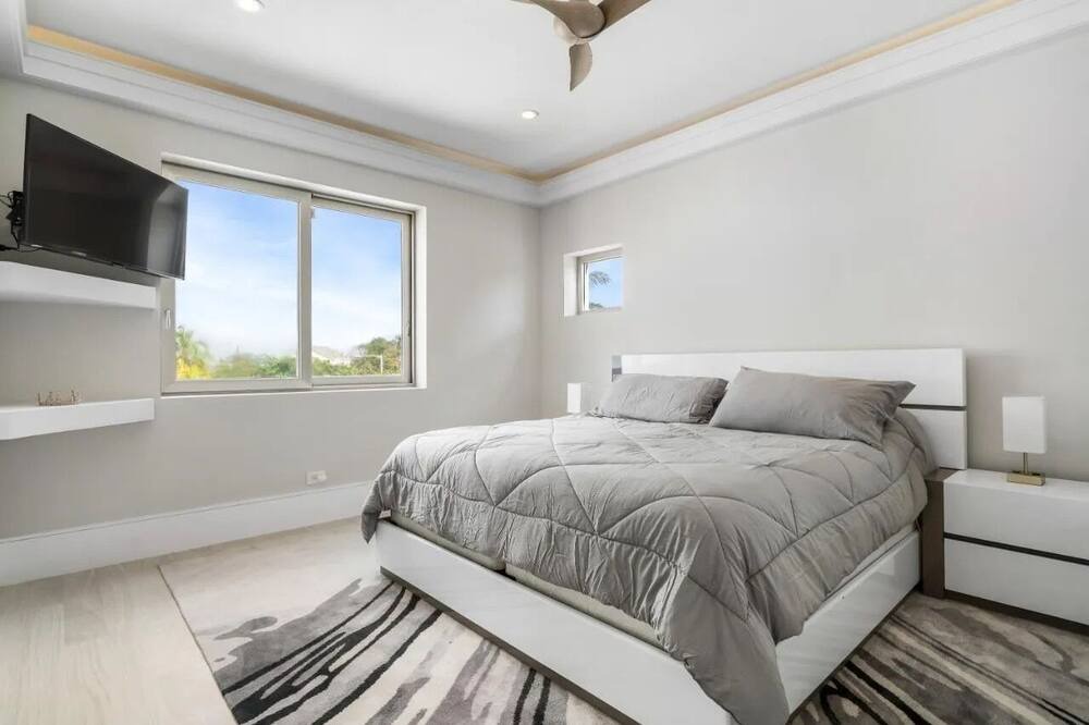 Photo of Bedroom in Nassau