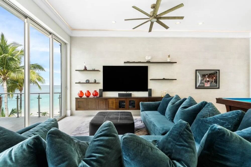 Photo of Livingroom in Nassau