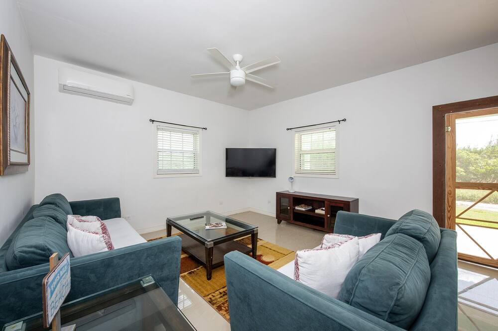 Photo of Livingroom in Governor's Harbour