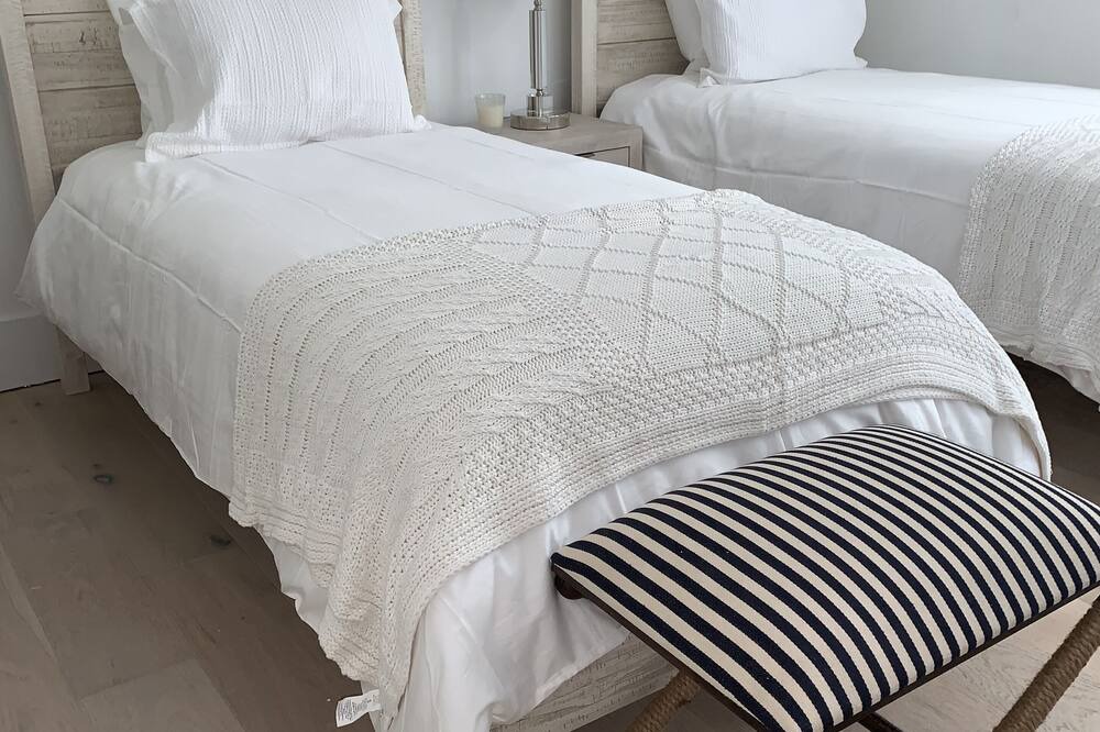 Photo of Bedroom in Mangrove Cay