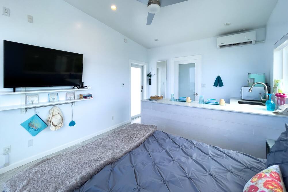 Photo of Bedroom in Governor's Harbour