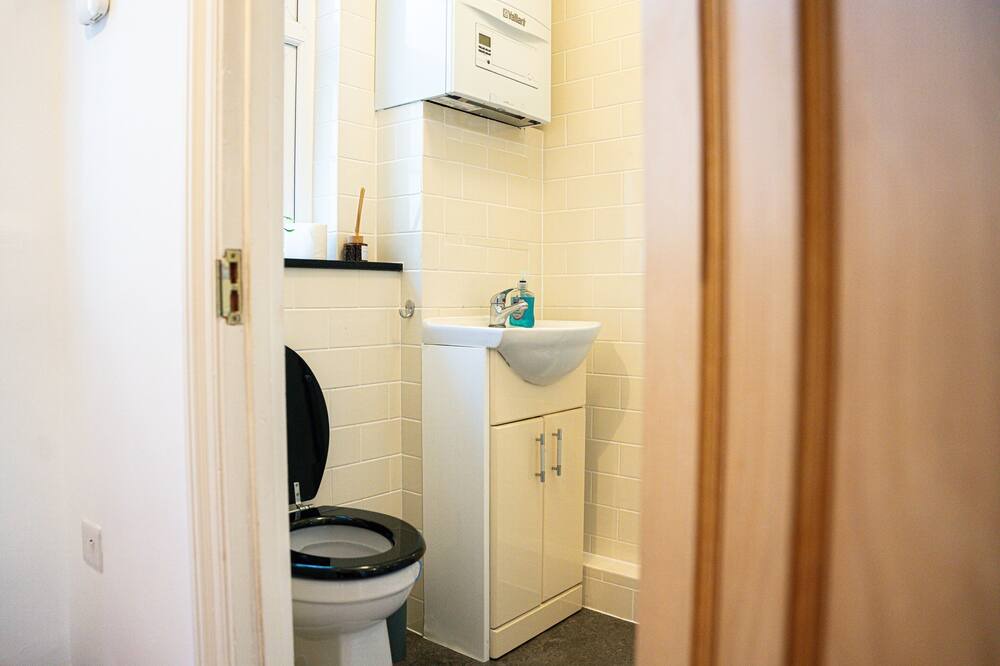 Photo of Bathroom in Fortune Green