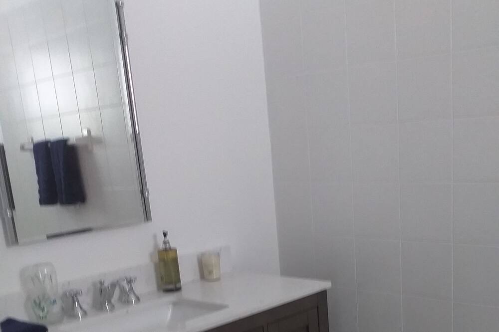 Photo of Bathroom in Coral Harbour