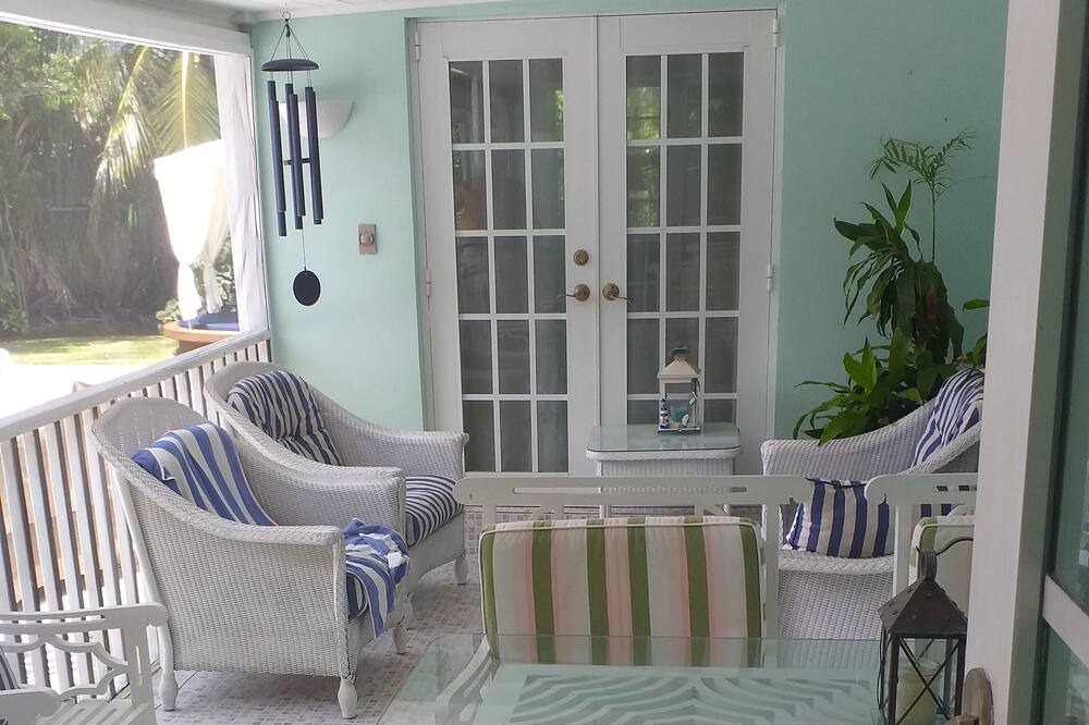 Photo of Patio Balcony in Coral Harbour