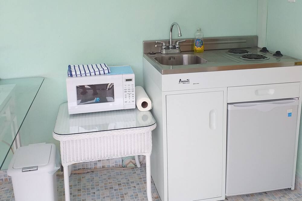 Photo of Kitchen in Coral Harbour