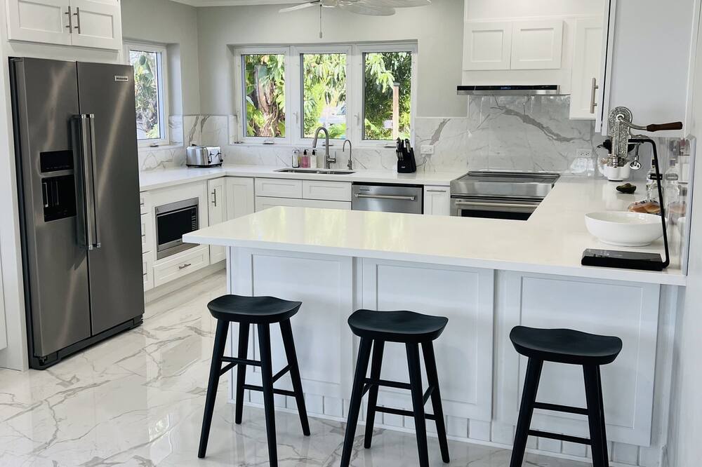 Photo of Kitchen in Coral Harbour