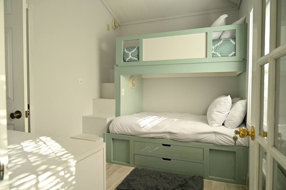 Photo of Bedroom in George Town