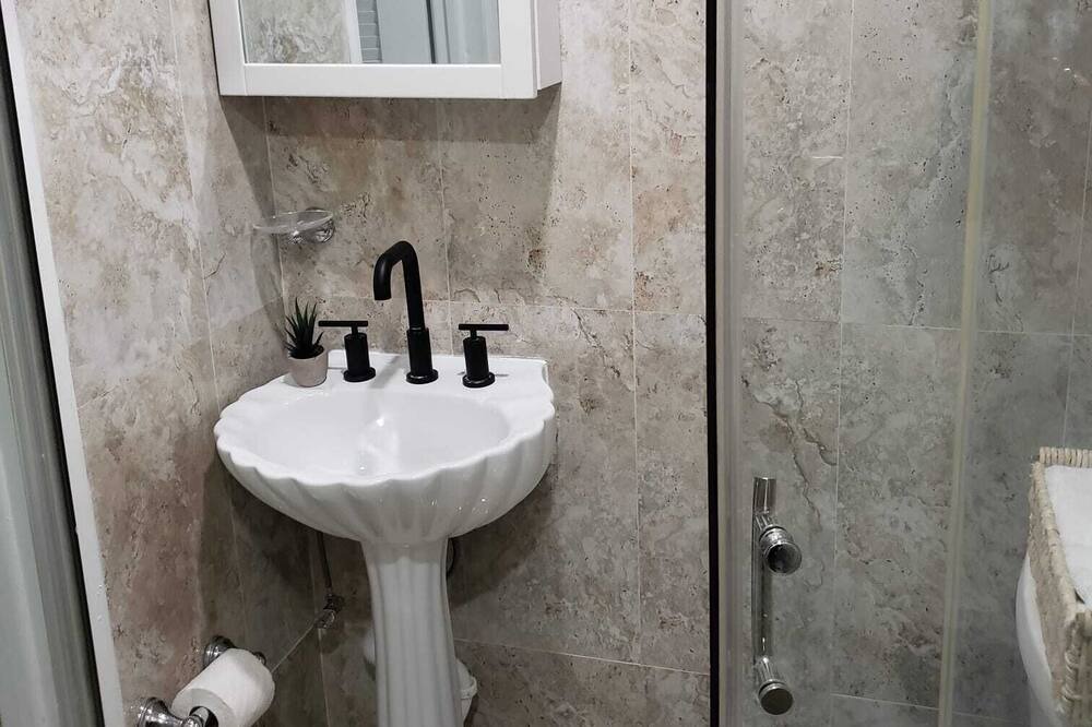 Photo of Bathroom in Nassau