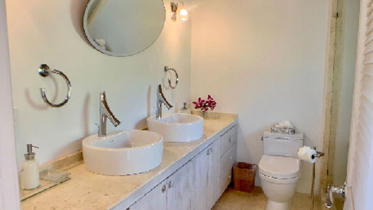 Photo of Bathroom in North Palmetto Point