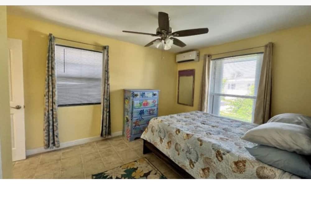 Photo of Bedroom in Treasure Cay