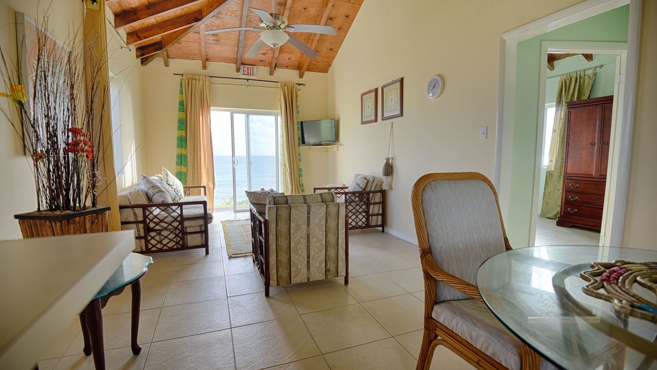 Photo of Livingroom in Smith's Bay