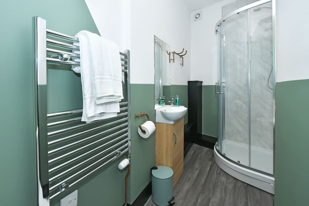 Photo of Bathroom in Newcastle-Under-Lyme