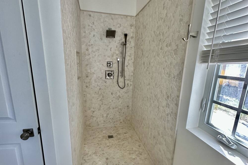 Photo of Bathroom in Farmer's Hill