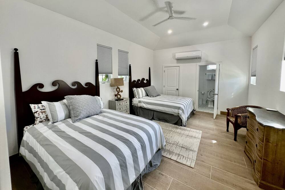 Photo of Bedroom in Farmer's Hill