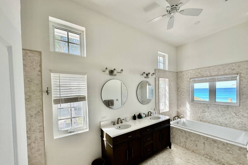 Photo of Bathroom in Farmer's Hill
