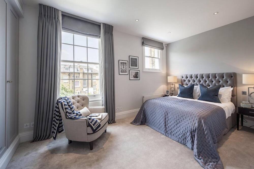Photo of Bedroom in Redcliffe