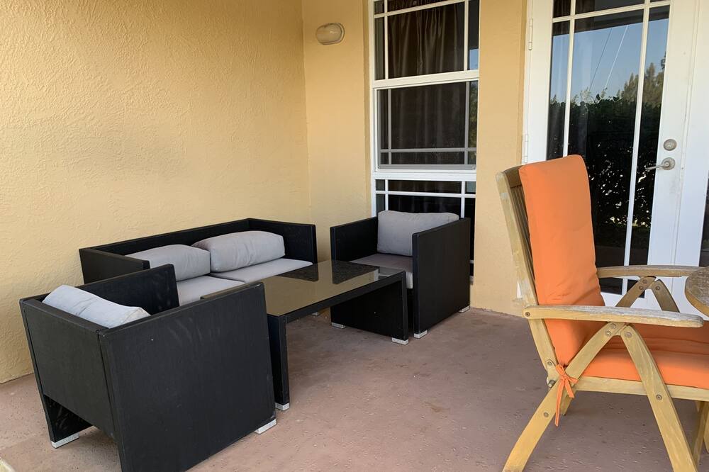 Photo of Patio Balcony in Bell Channel Bay