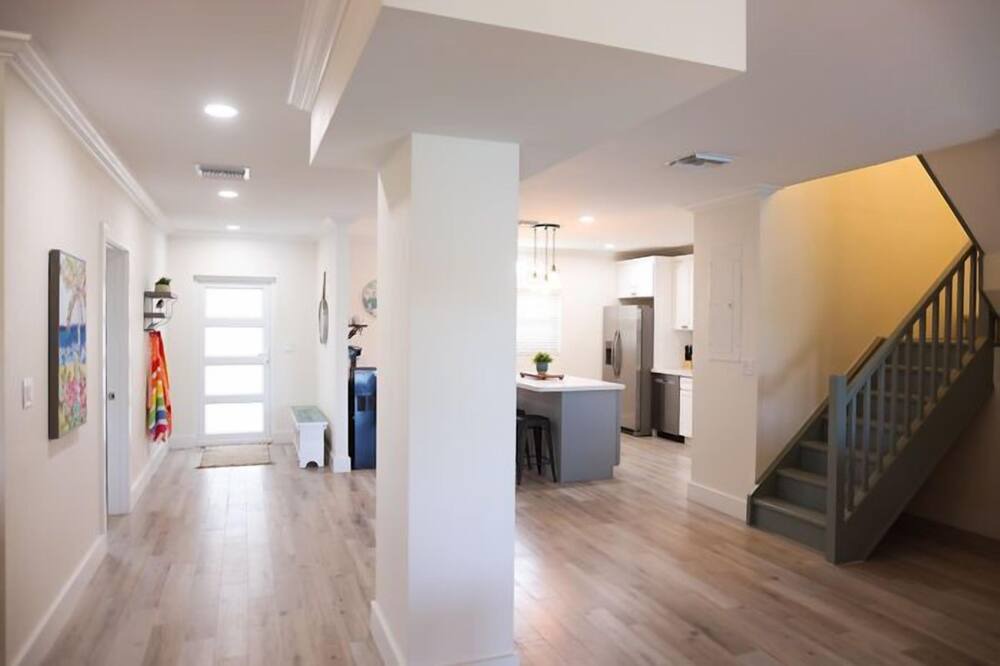 Photo of Livingroom in Lucaya
