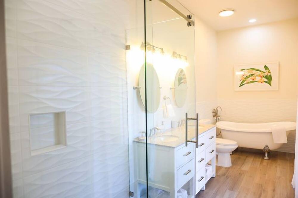 Photo of Bathroom in Lucaya