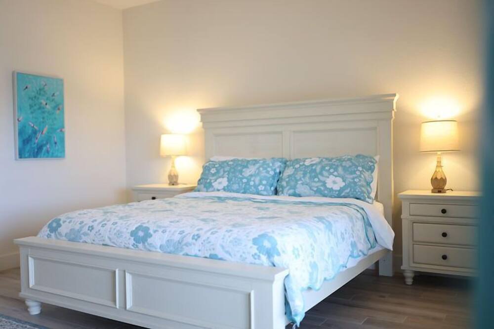 Photo of Bedroom in Lucaya