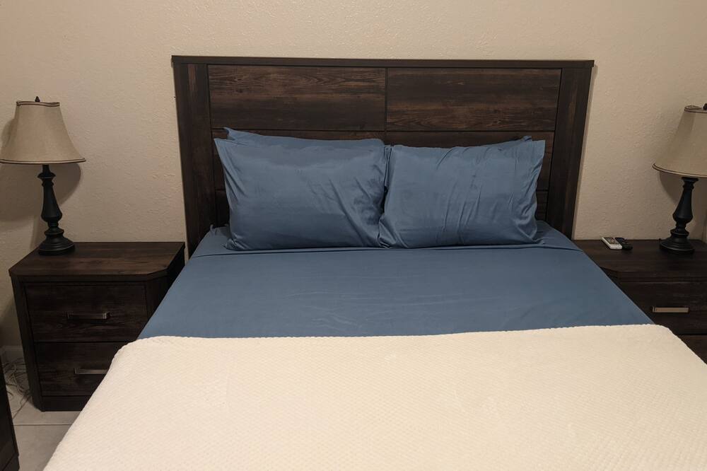 Photo of Bedroom in Bahamia West