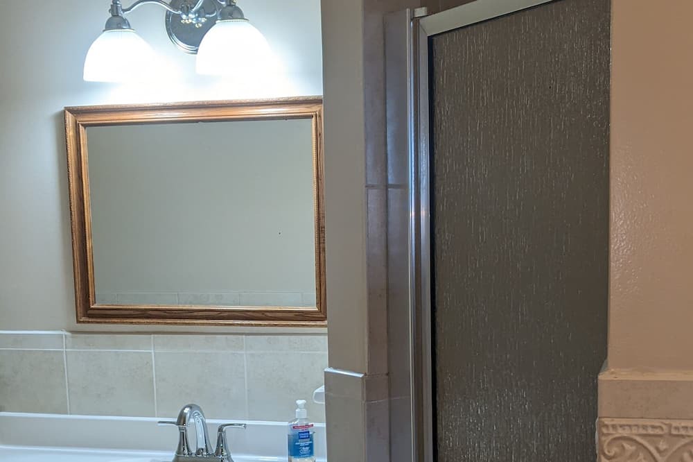 Photo of Bathroom in Bahamia West