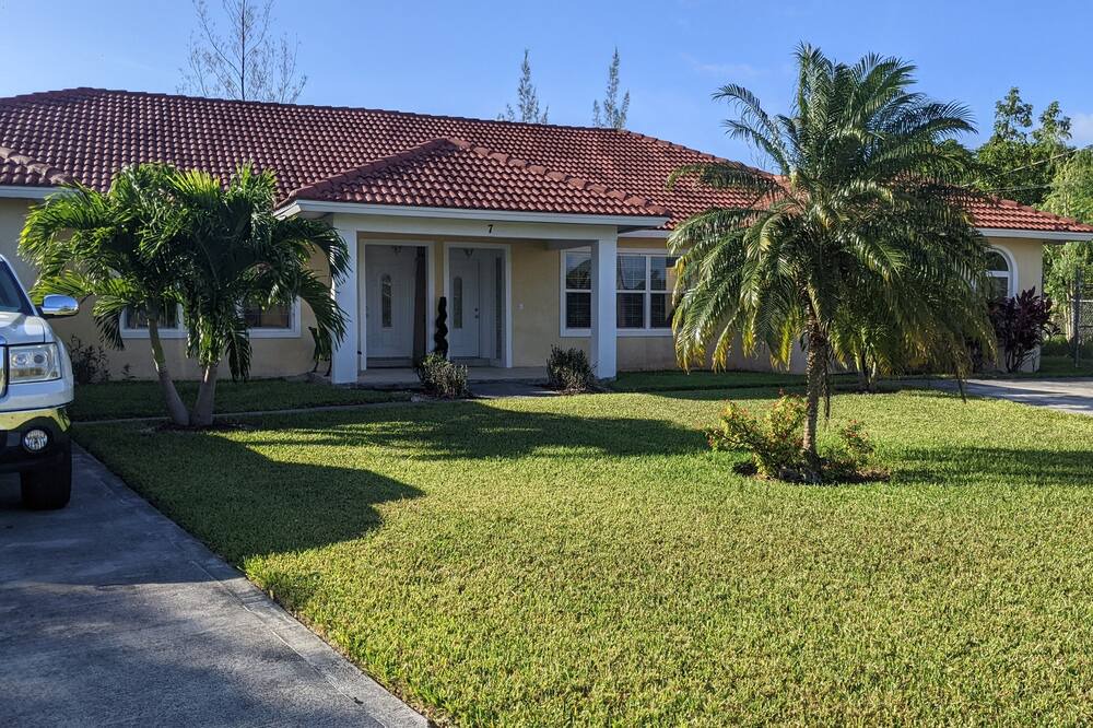 Photo of Outdoor in Bahamia West