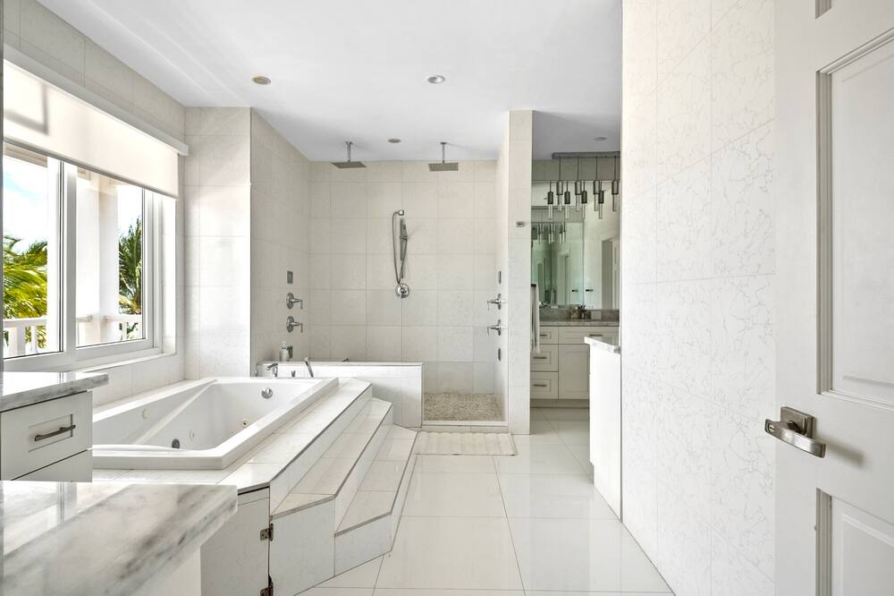 Photo of Bathroom in Palm Cay