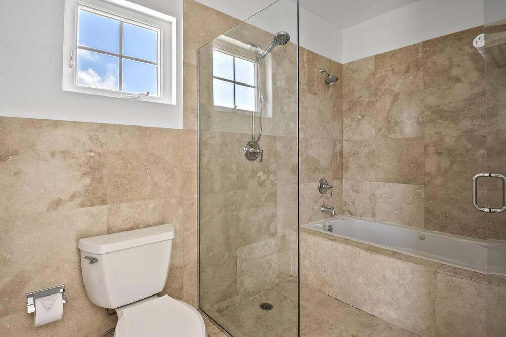 Photo of Bathroom in Palm Cay
