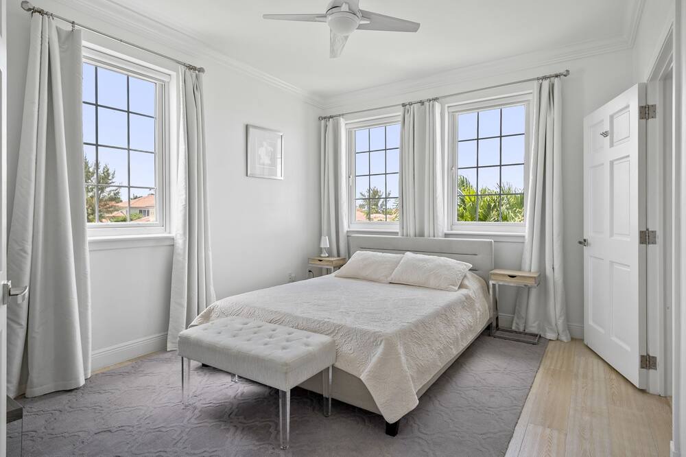 Photo of Bedroom in Palm Cay