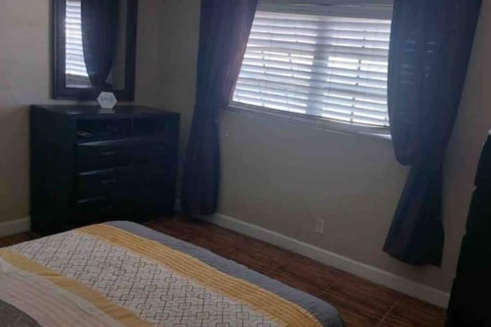 Photo of Bedroom in Yeoman Wood