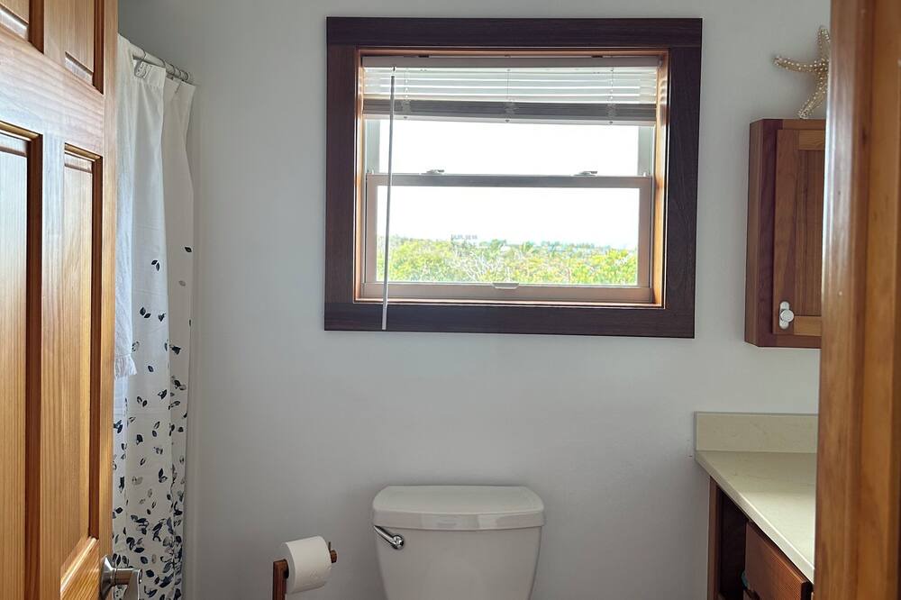 Photo of Bathroom in Bahama Palm Shores