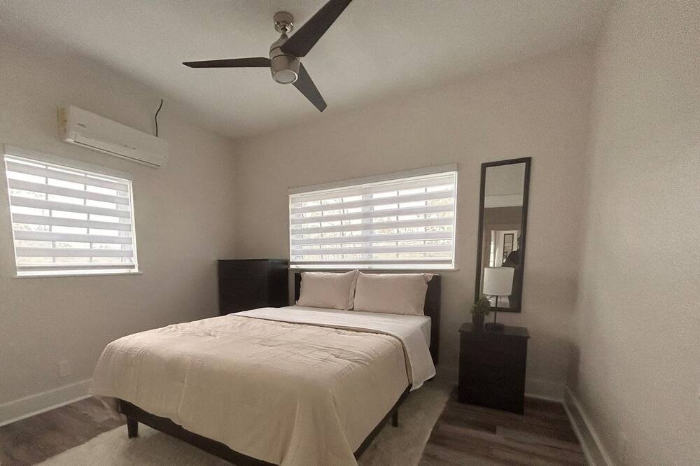 Photo of Bedroom in Freeport