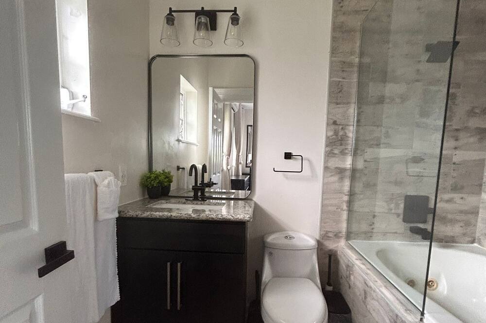 Photo of Bathroom in Freeport