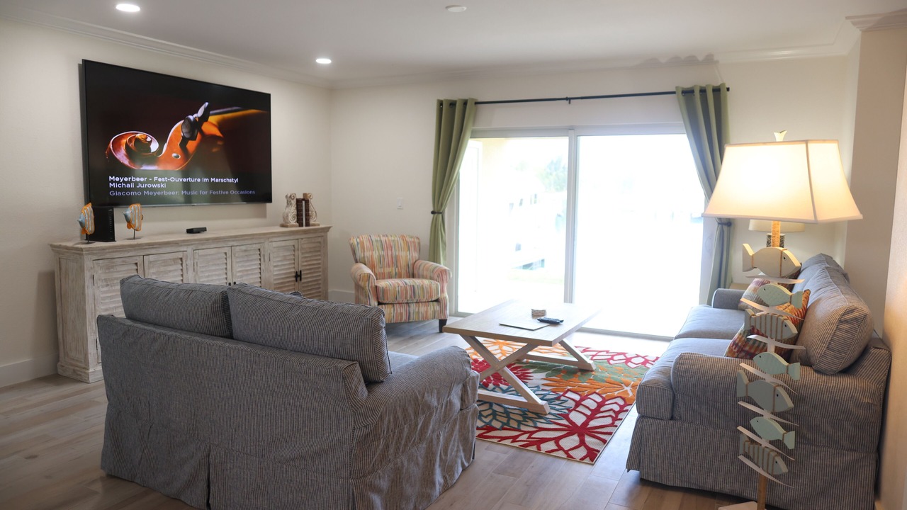 Photo of Livingroom in Bell Channel Bay
