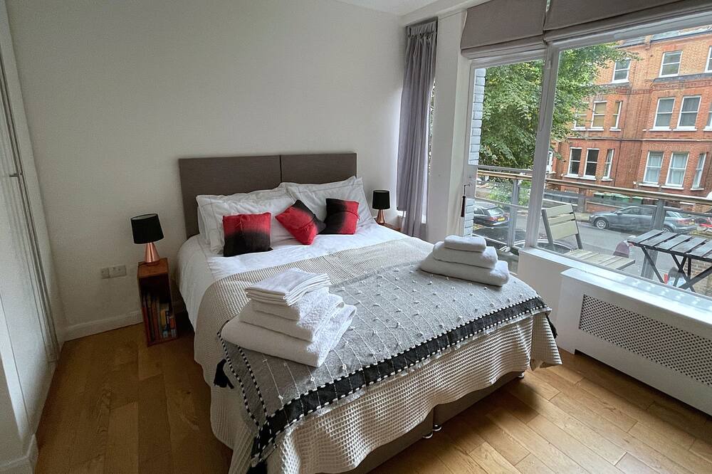 Photo of Bedroom in Frognal and Fitzjohns