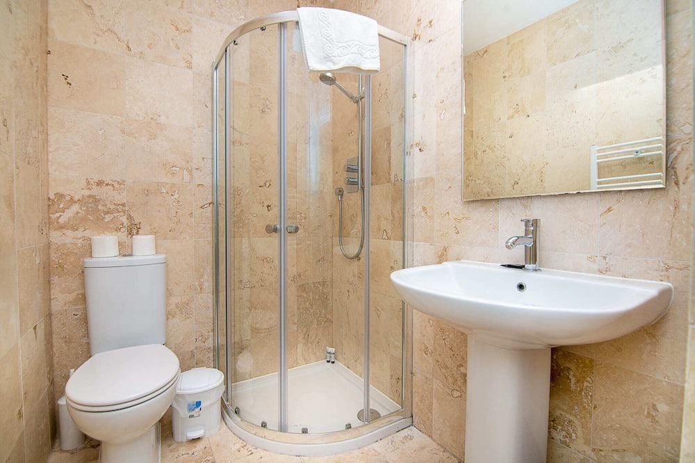 Photo of Bathroom in Farringdon