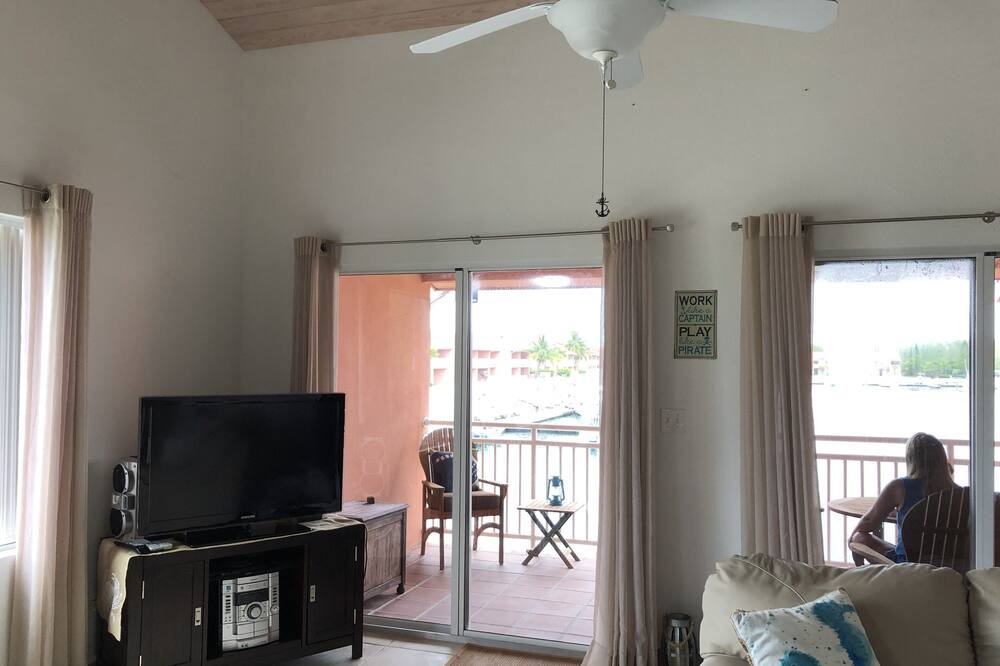 Photo of Livingroom in South Bimini