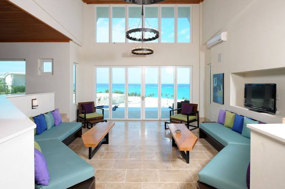 Photo of Bedroom in Governor's Harbour